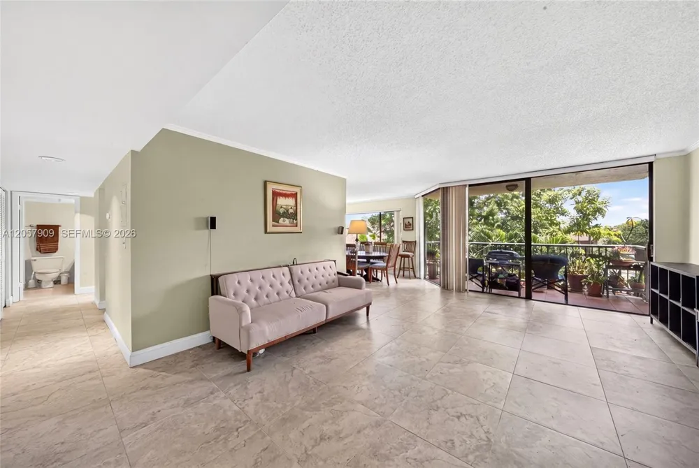 6666 SW 115th Ct #301 Miami, FL 33173