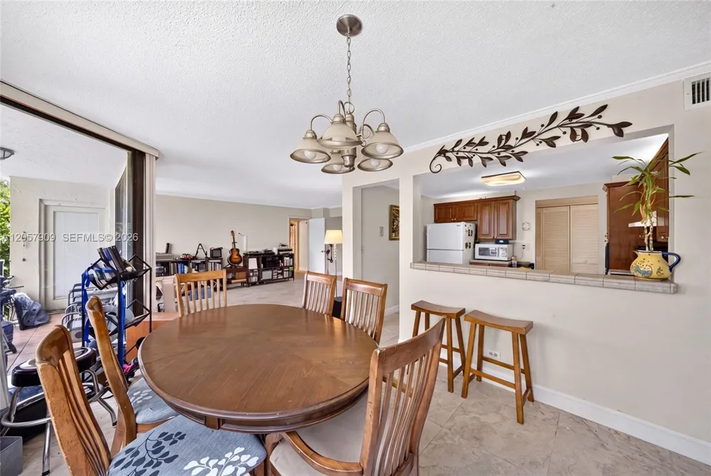 6666 SW 115th Ct #301 Miami, FL 33173
