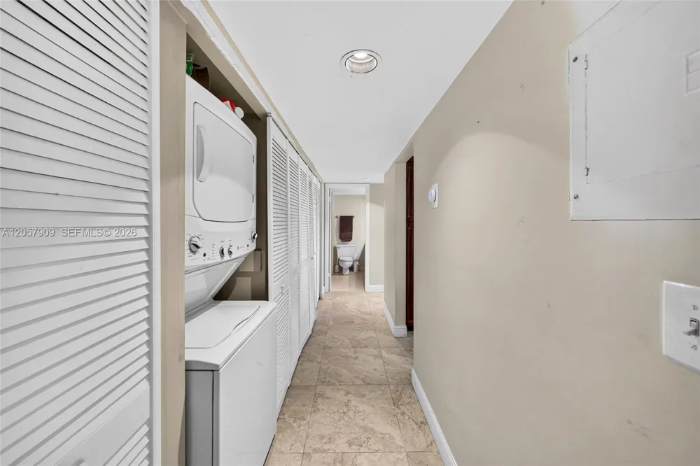 6666 SW 115th Ct #301 Miami, FL 33173