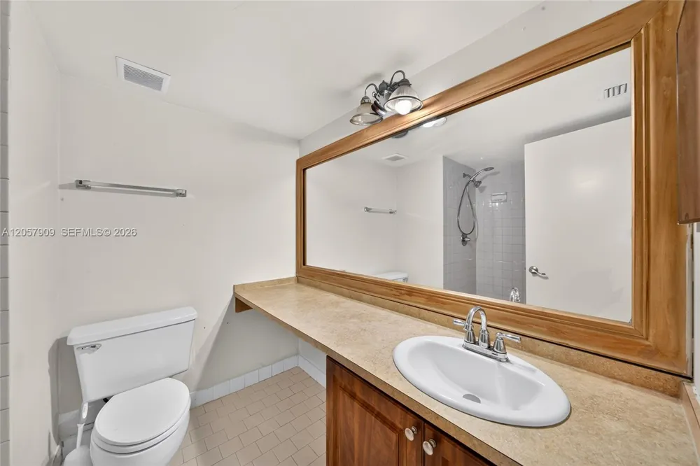 6666 SW 115th Ct #301 Miami, FL 33173