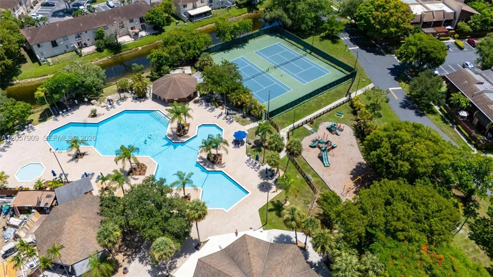 6666 SW 115th Ct #301 Miami, FL 33173
