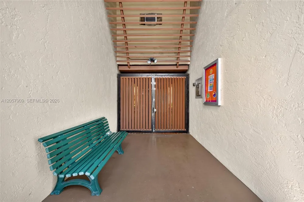6666 SW 115th Ct #301 Miami, FL 33173