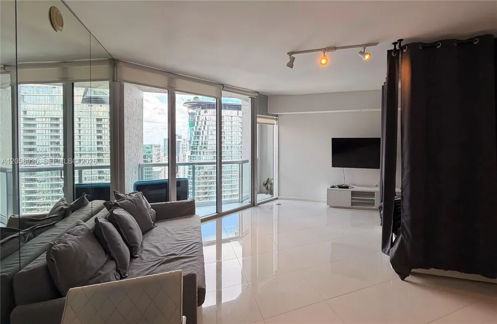 475 Brickell Ave #5008 Miami, FL 33131