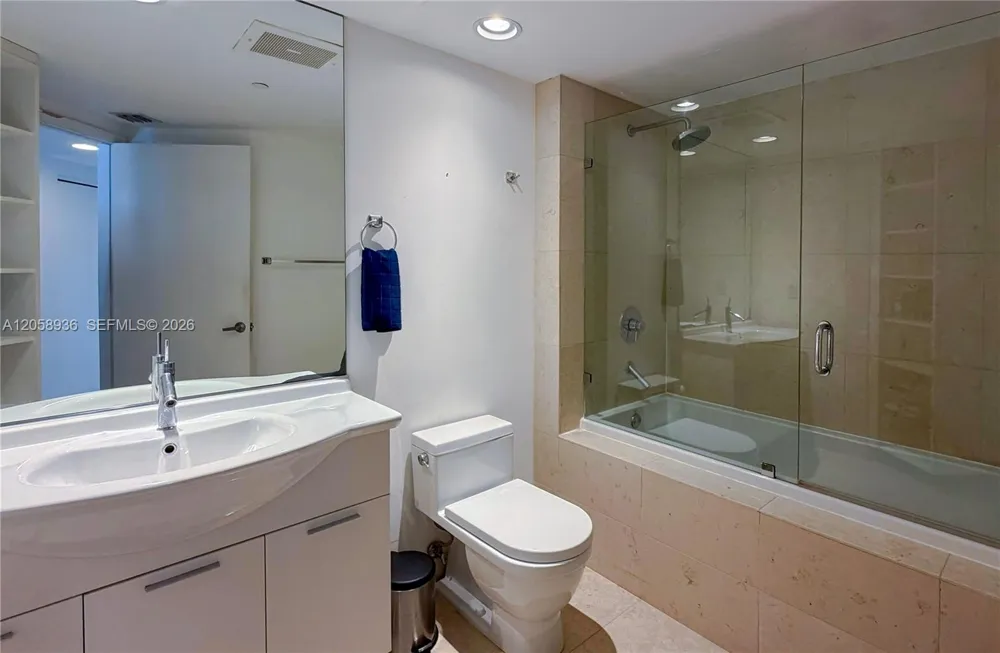 475 Brickell Ave #5008 Miami, FL 33131