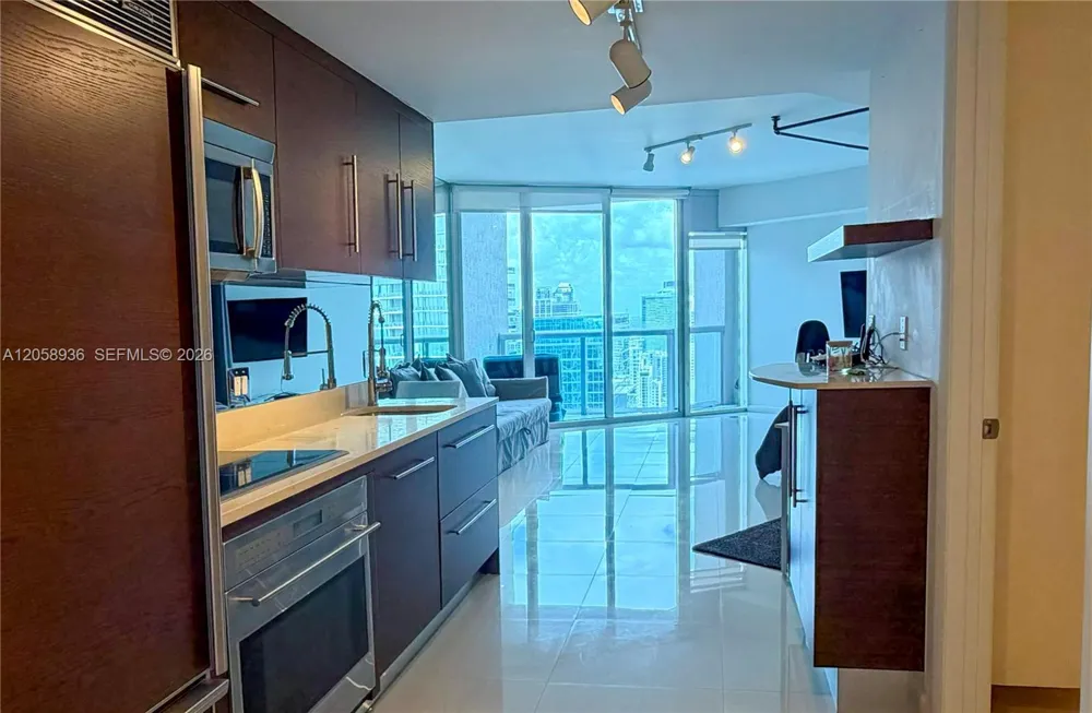 475 Brickell Ave #5008 Miami, FL 33131