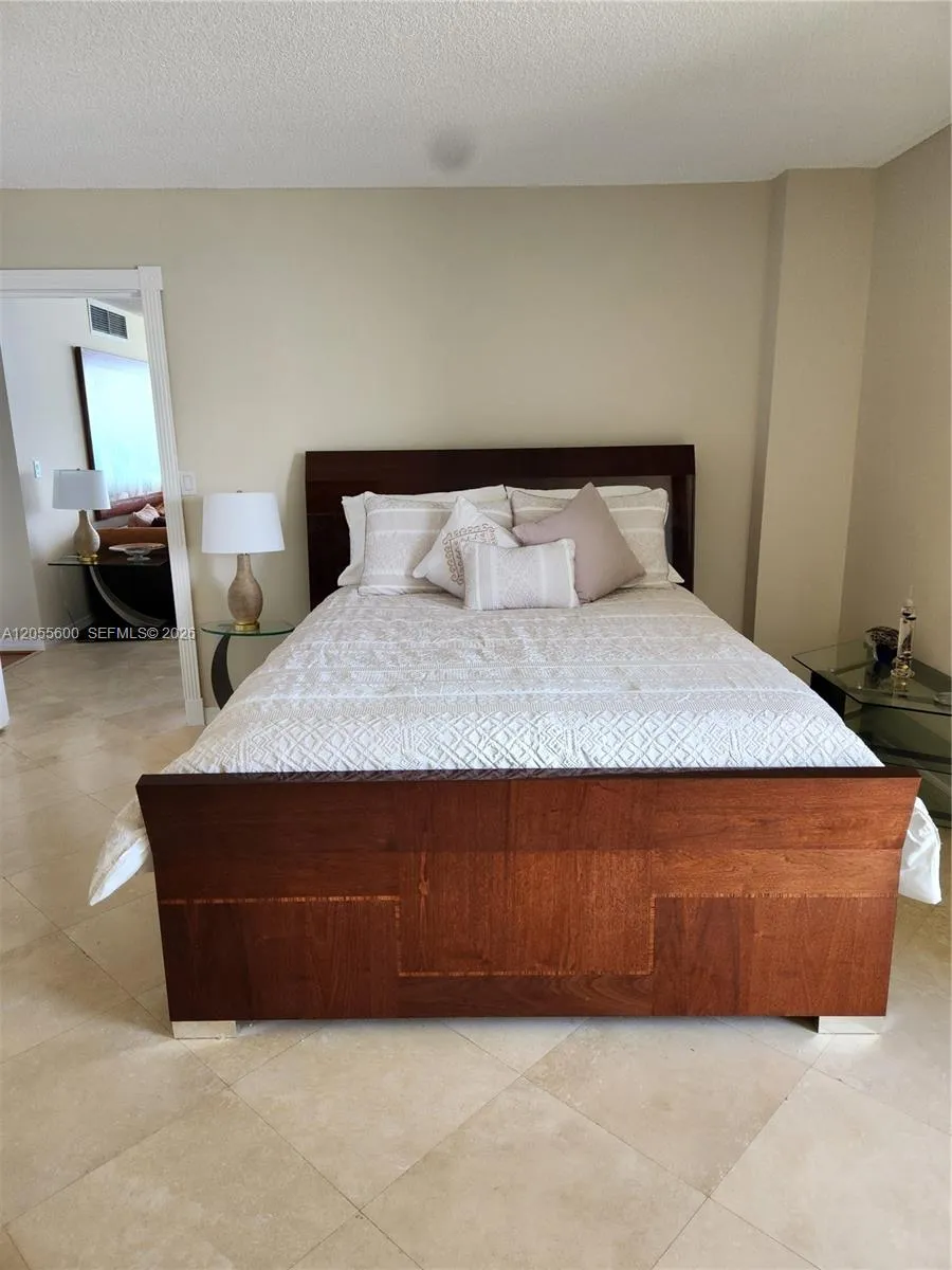 5460 Ocean Dr #4B Singer Island, FL 33404