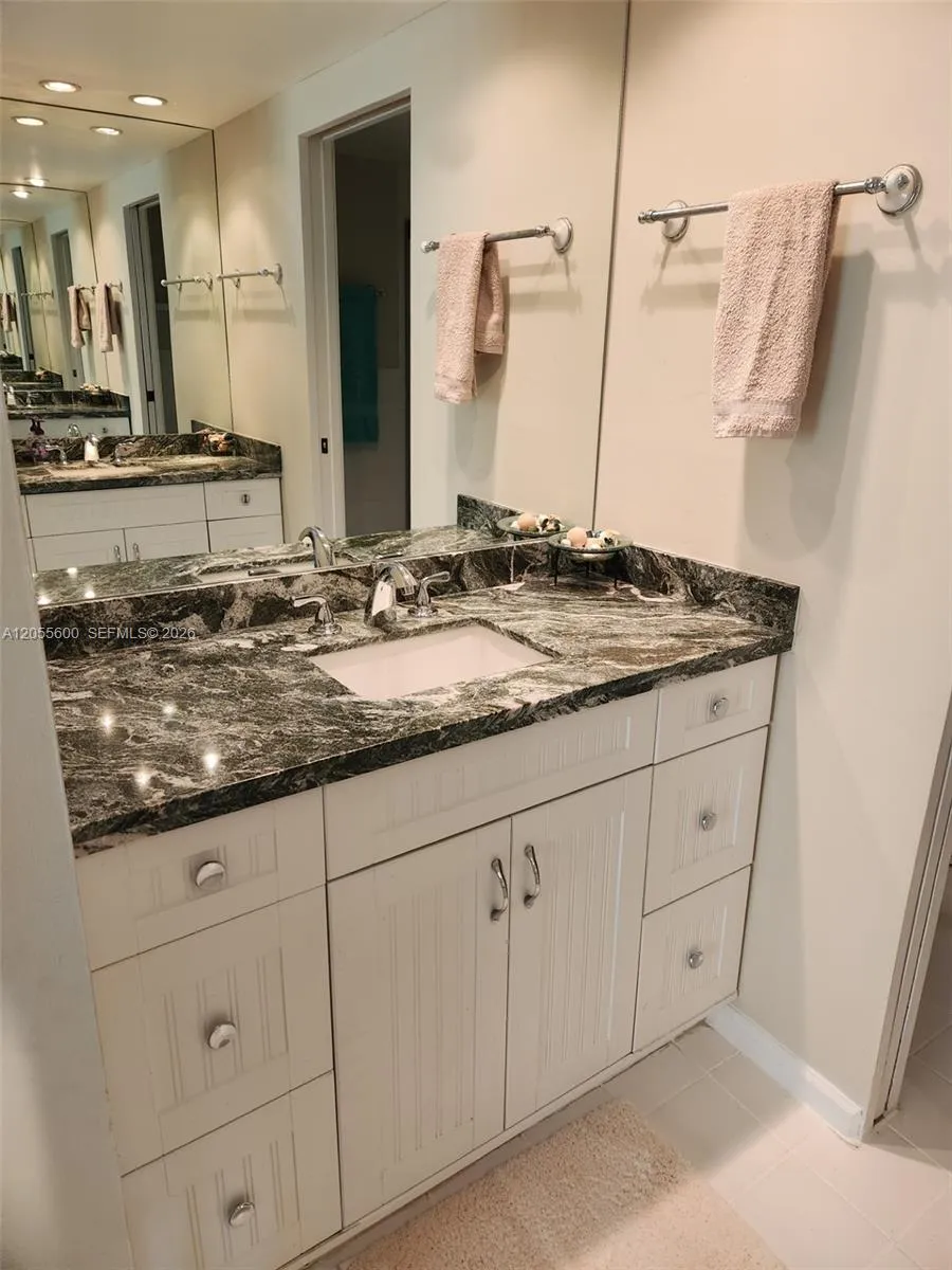 5460 Ocean Dr #4B Singer Island, FL 33404