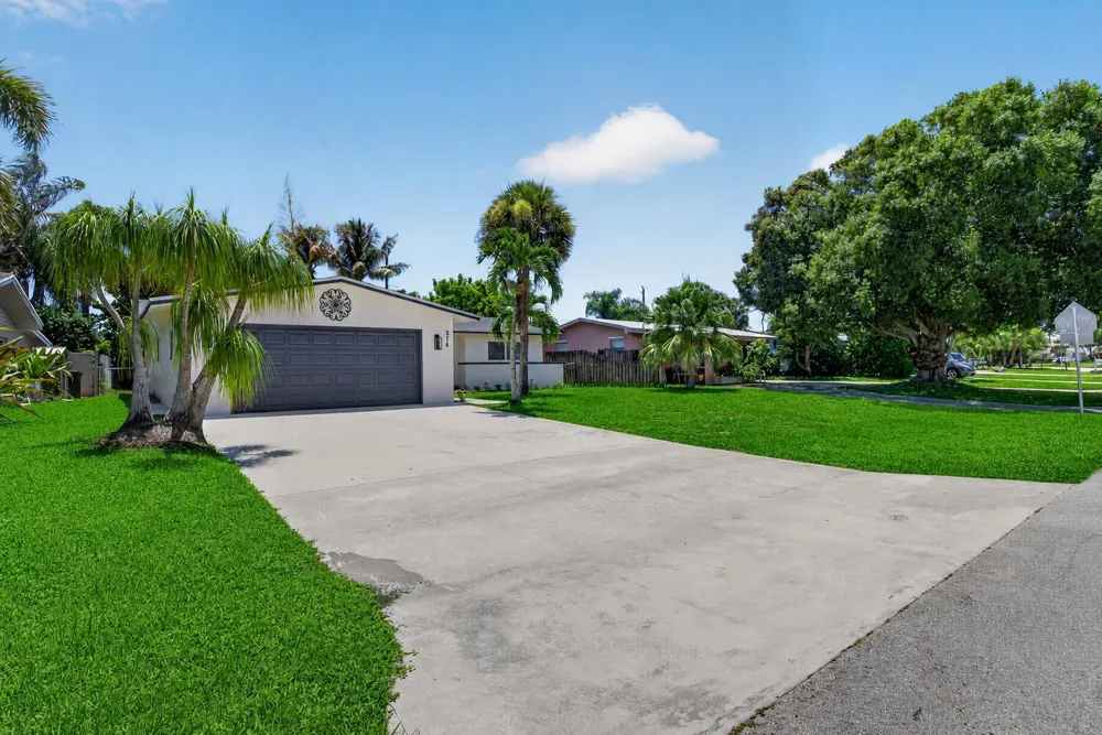 514 Riverside Drive Palm Beach Gardens, FL 33410