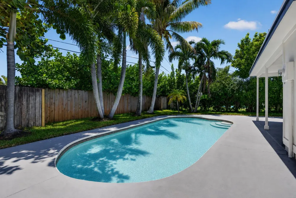 514 Riverside Drive Palm Beach Gardens, FL 33410