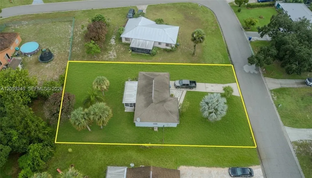 4016 E Sunflower Circle La Belle, FL 33935