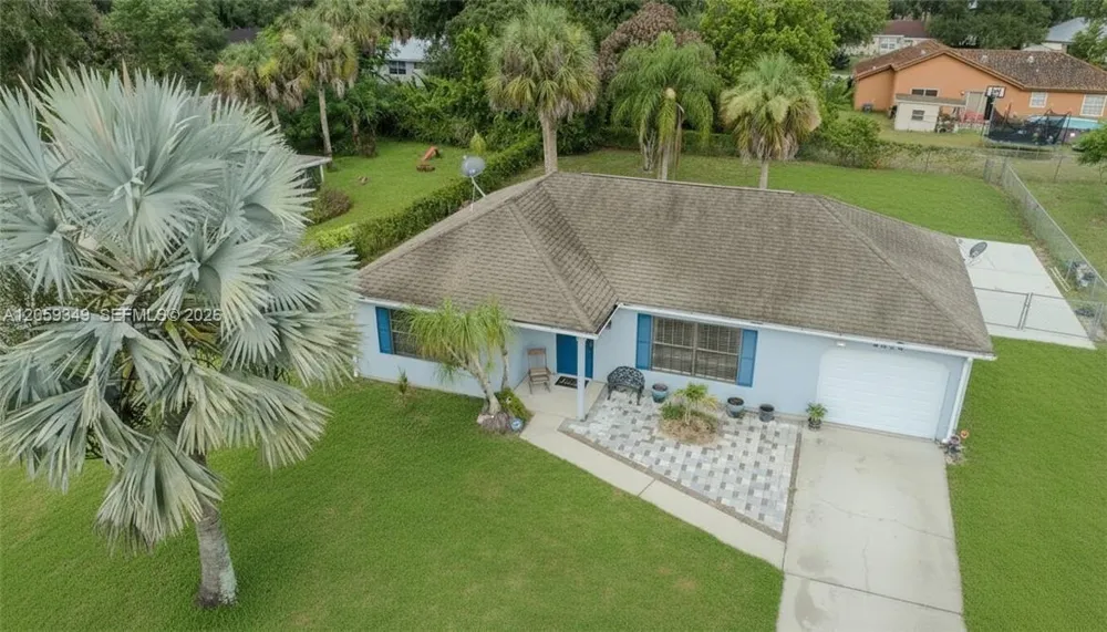 4016 E Sunflower Circle La Belle, FL 33935