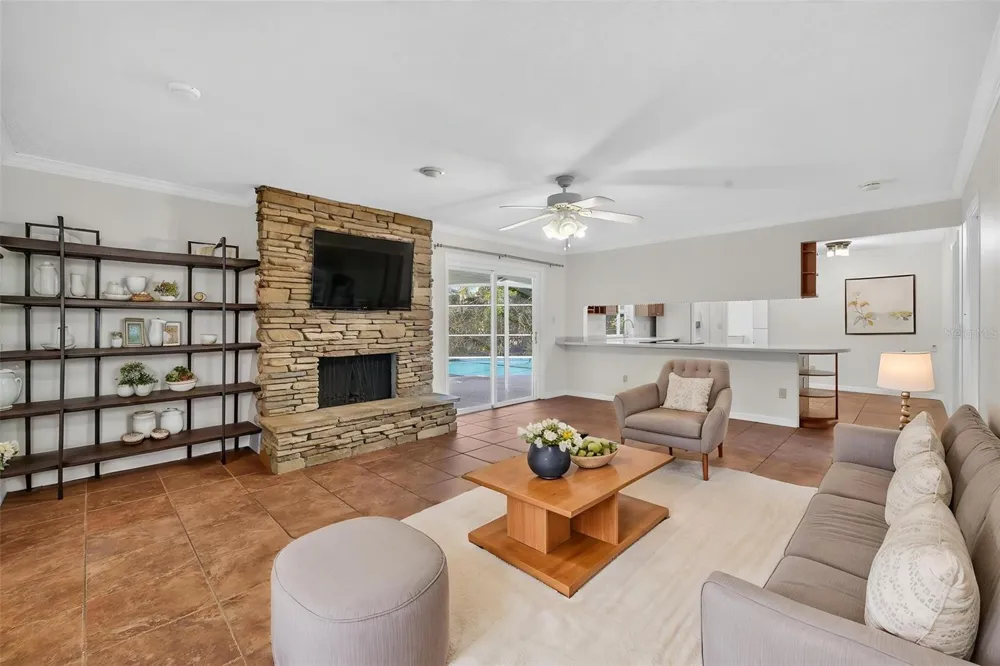 2051 DYAN WAY Maitland, FL 32751
