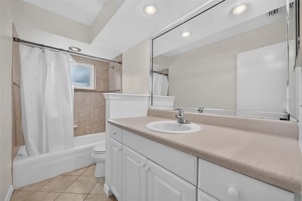 2051 DYAN WAY Maitland, FL 32751
