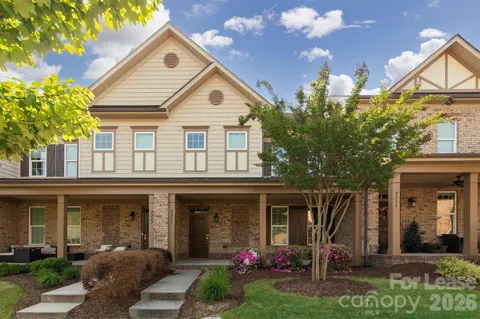 2231 Eversham Drive NW