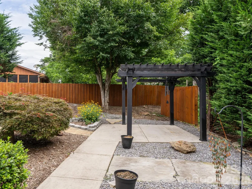 125 Craggy Street Black Mountain, NC 28711