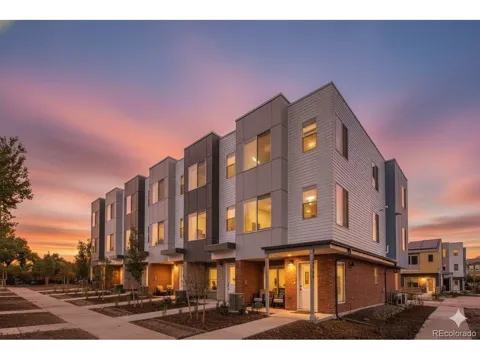 15284 W 68th Place