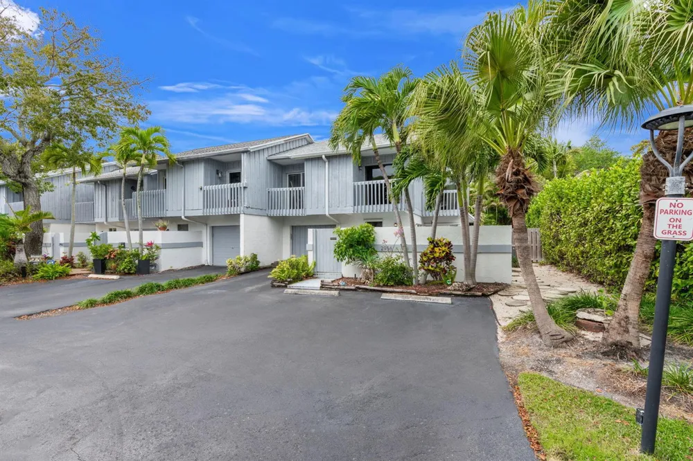 2956 FLORIDA BOULEVARD Delray Beach, FL 33483