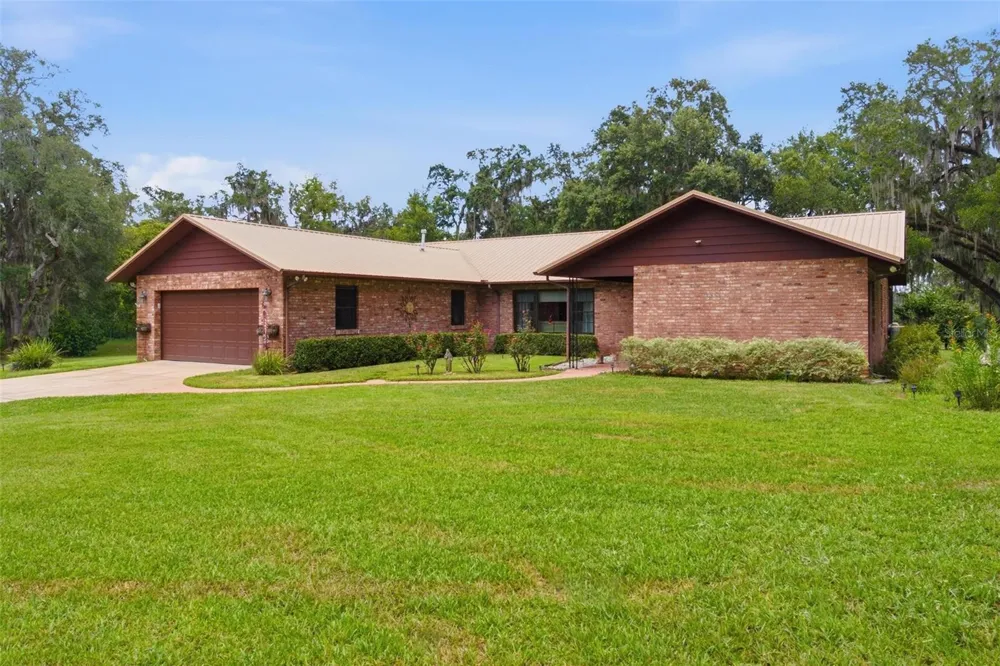 38700 LAKEVIEW DRIVE Lady Lake, FL 32159