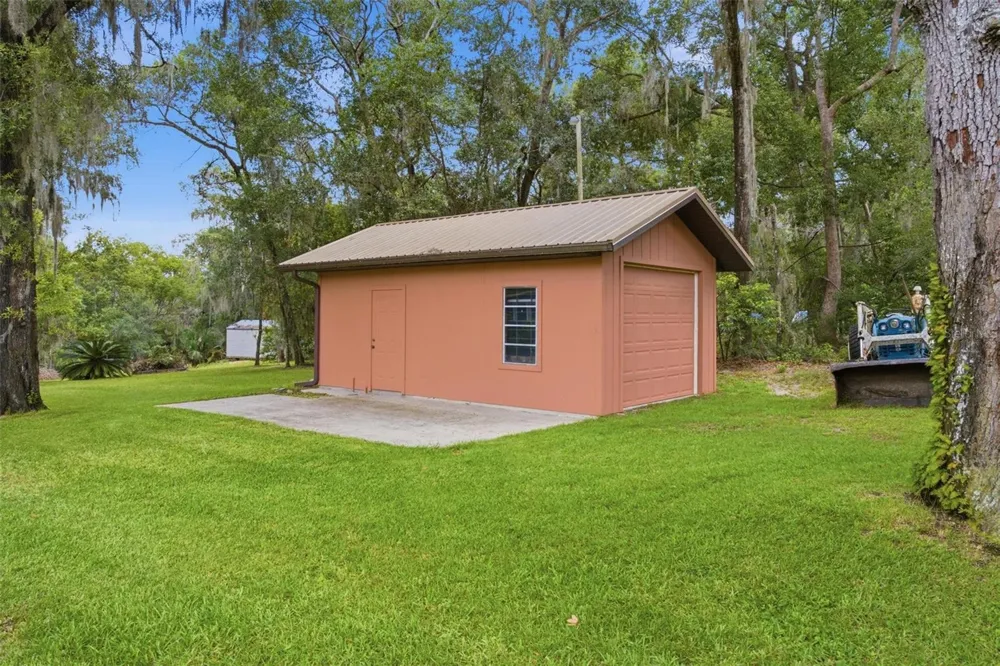 38700 LAKEVIEW DRIVE Lady Lake, FL 32159