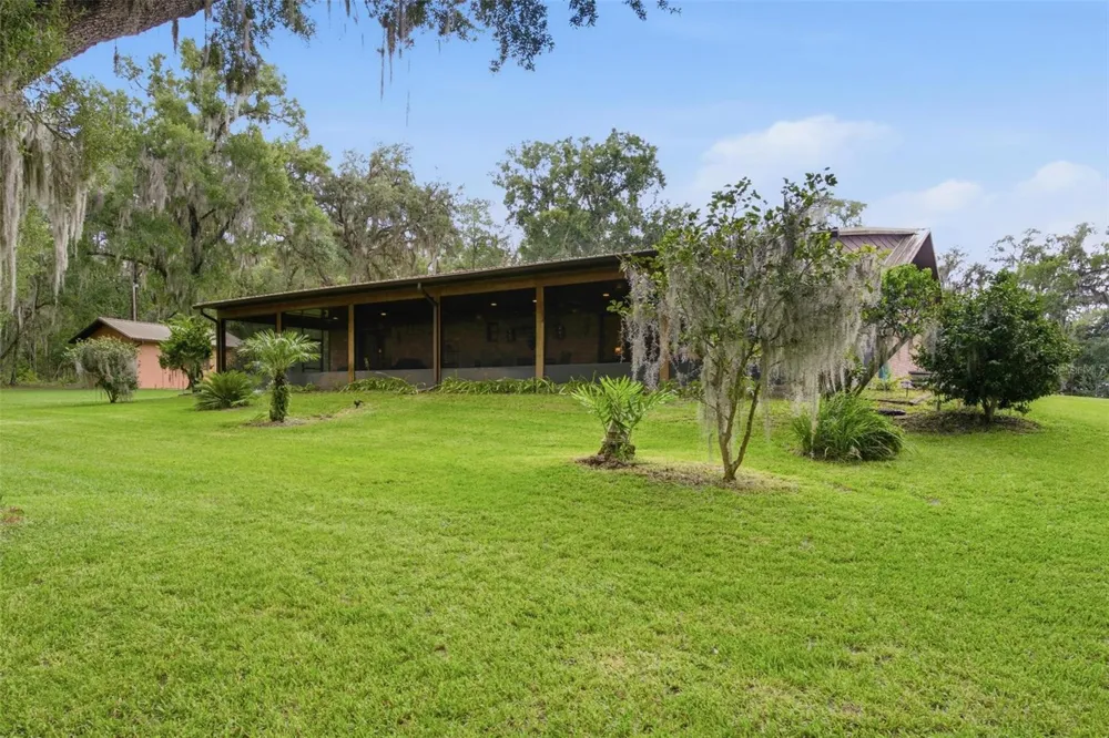 38700 LAKEVIEW DRIVE Lady Lake, FL 32159