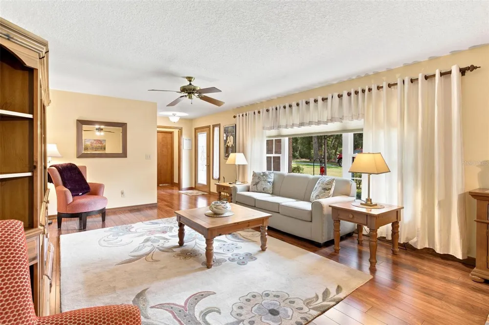 38700 LAKEVIEW DRIVE Lady Lake, FL 32159