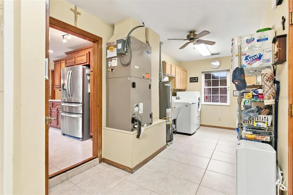 38700 LAKEVIEW DRIVE Lady Lake, FL 32159