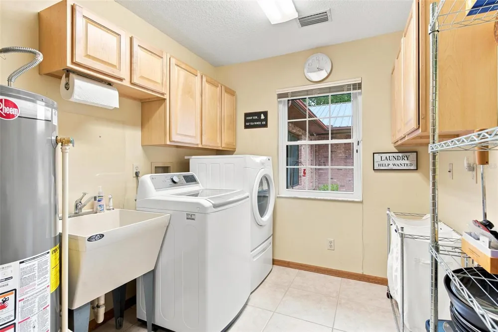 38700 LAKEVIEW DRIVE Lady Lake, FL 32159