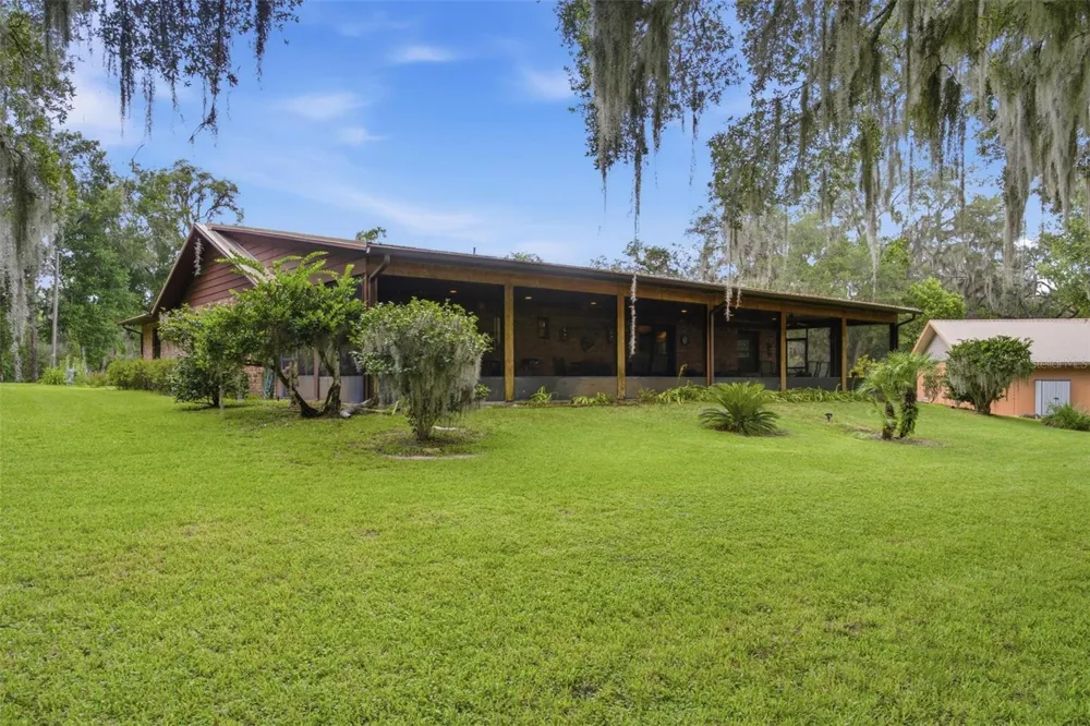 38700 LAKEVIEW DRIVE Lady Lake, FL 32159