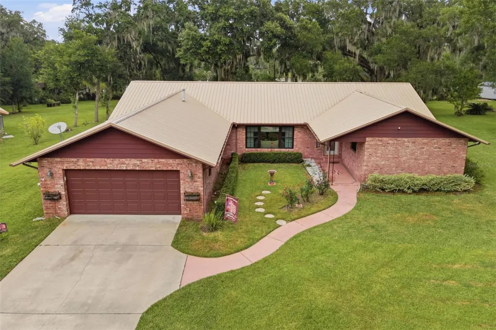 38700 LAKEVIEW DRIVE Lady Lake, FL 32159