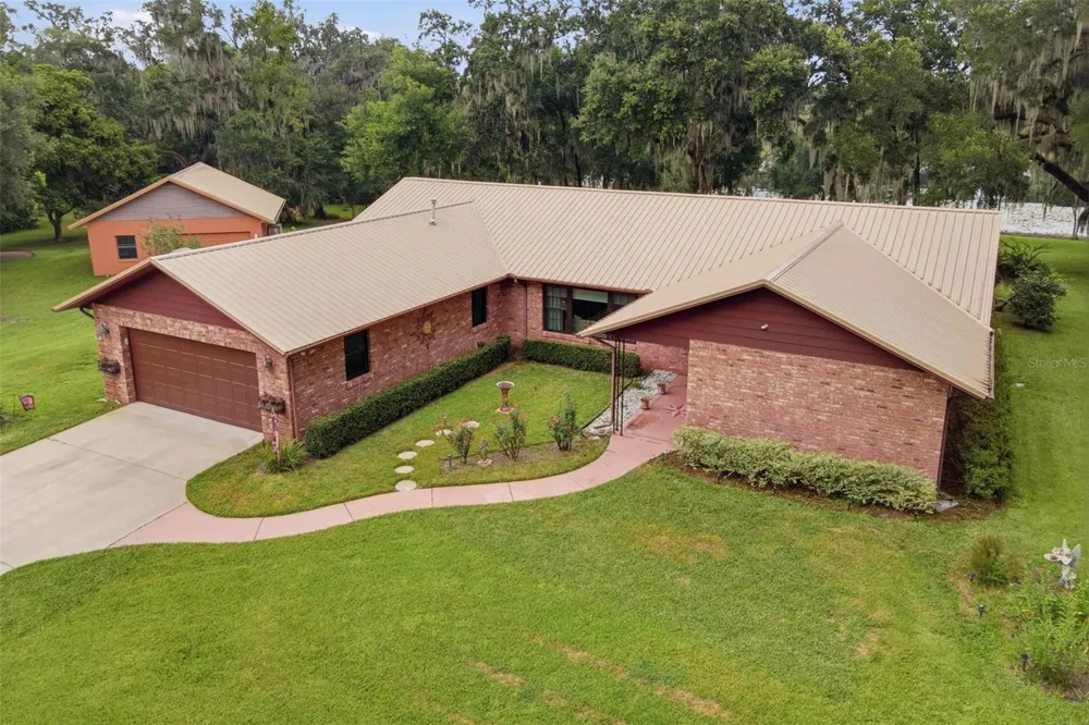 38700 LAKEVIEW DRIVE Lady Lake, FL 32159