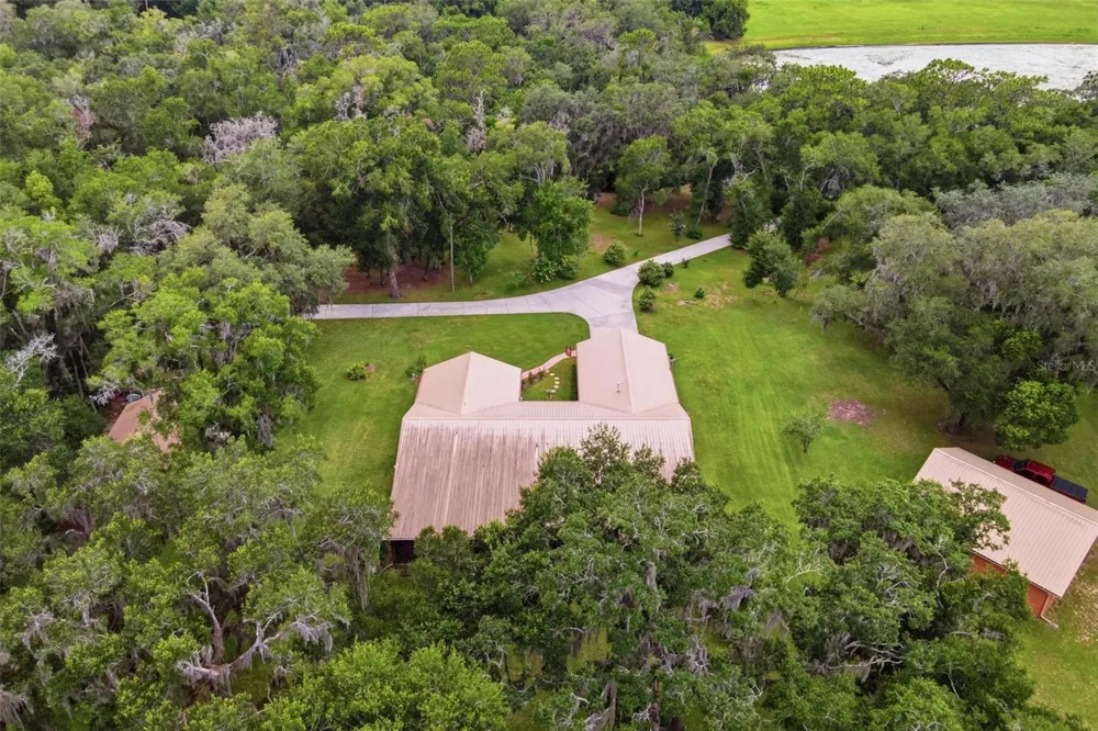 38700 LAKEVIEW DRIVE Lady Lake, FL 32159