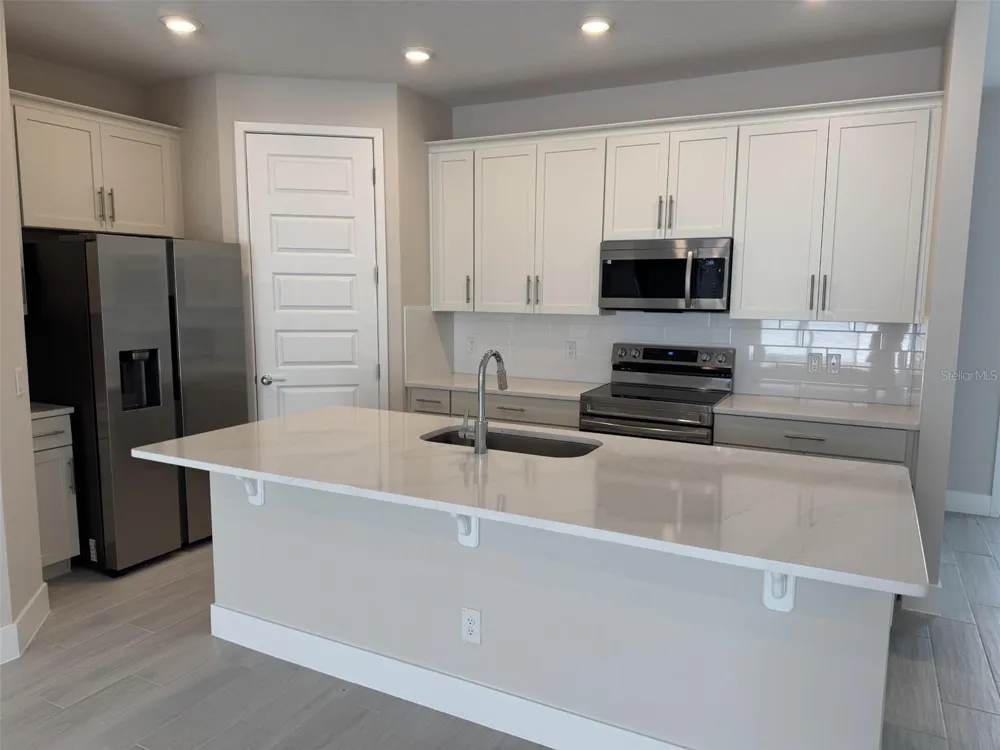 7921 SPECTRUM DRIVE Kissimmee, FL 34747