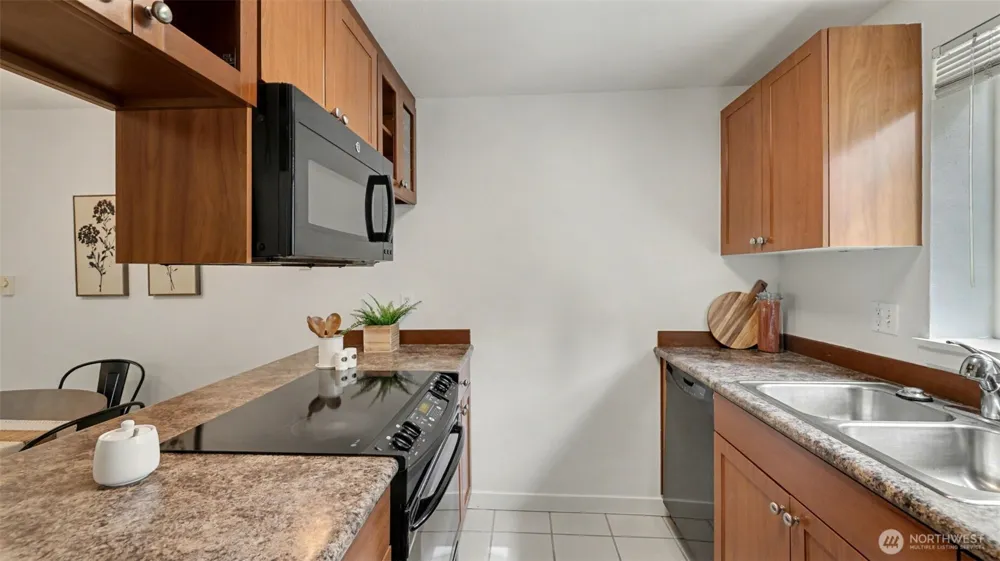 14210 NE 181st Place #M102 Woodinville, WA 98072