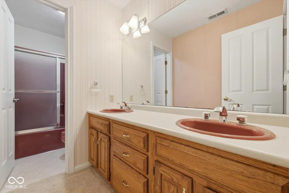 3878 E State Road 44 Shelbyville, IN 46176