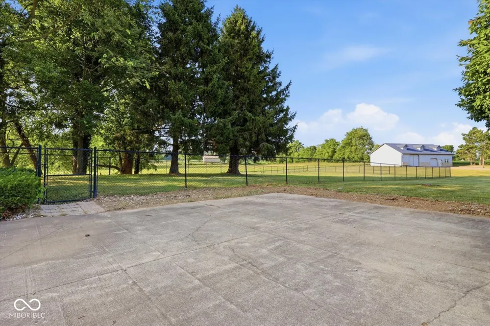 3878 E State Road 44 Shelbyville, IN 46176