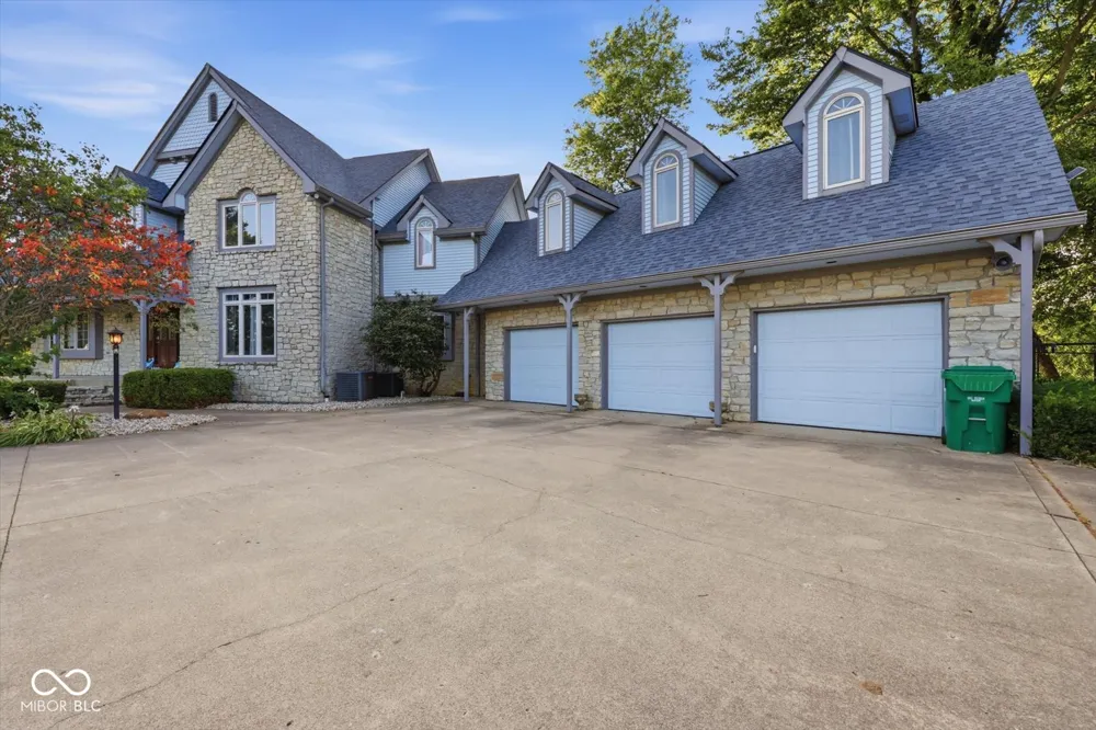 3878 E State Road 44 Shelbyville, IN 46176