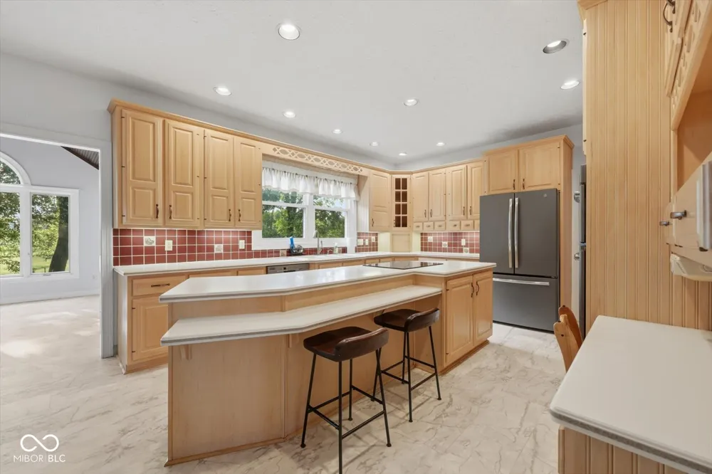 3878 E State Road 44 Shelbyville, IN 46176
