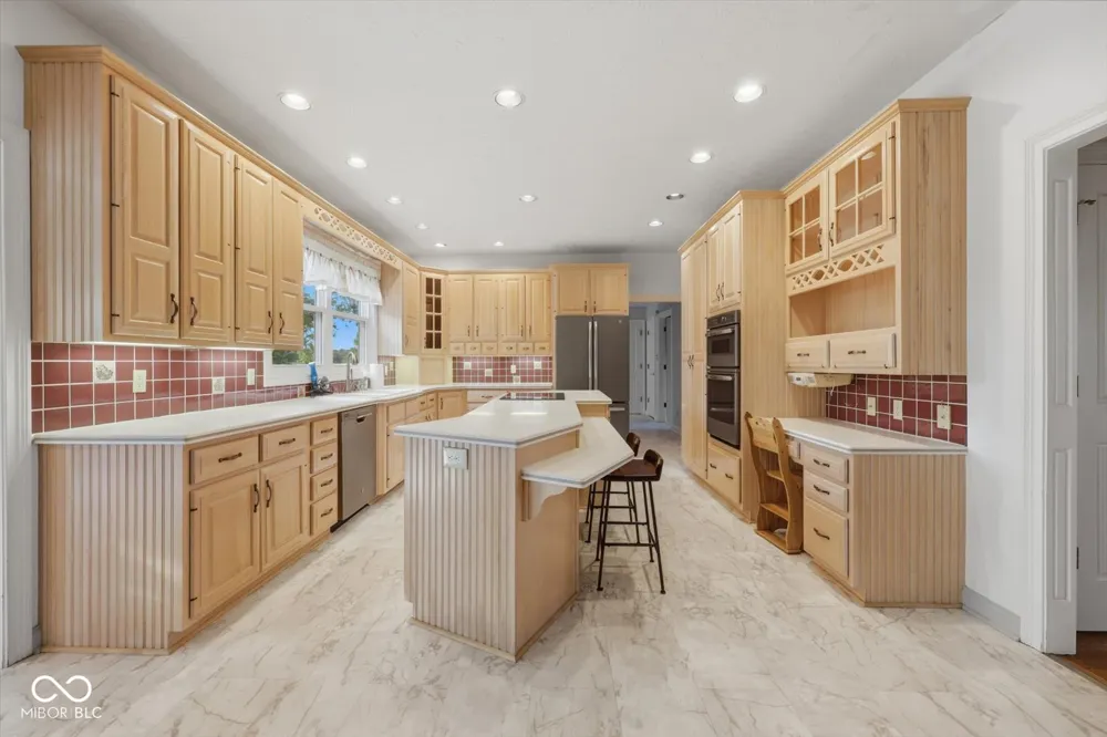 3878 E State Road 44 Shelbyville, IN 46176