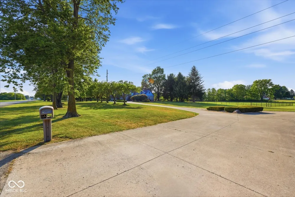 3878 E State Road 44 Shelbyville, IN 46176