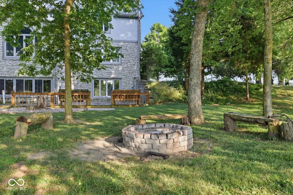 3878 E State Road 44 Shelbyville, IN 46176
