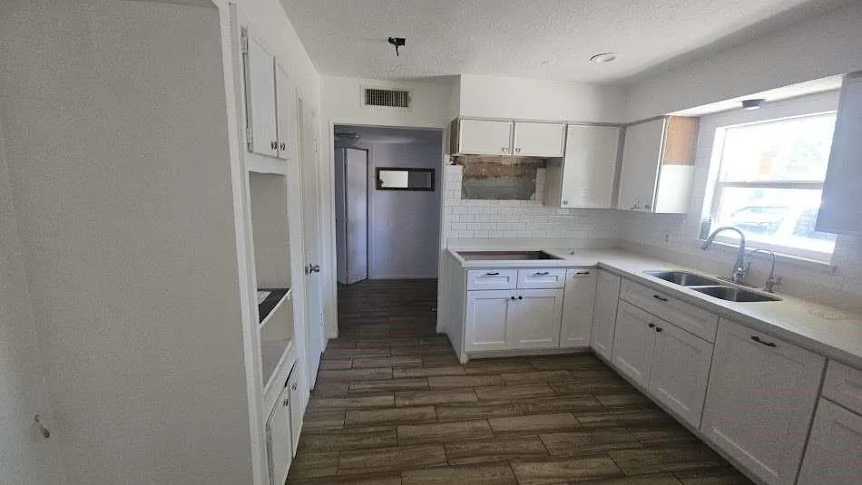 6815 Moss Oaks Drive Houston, TX 77050