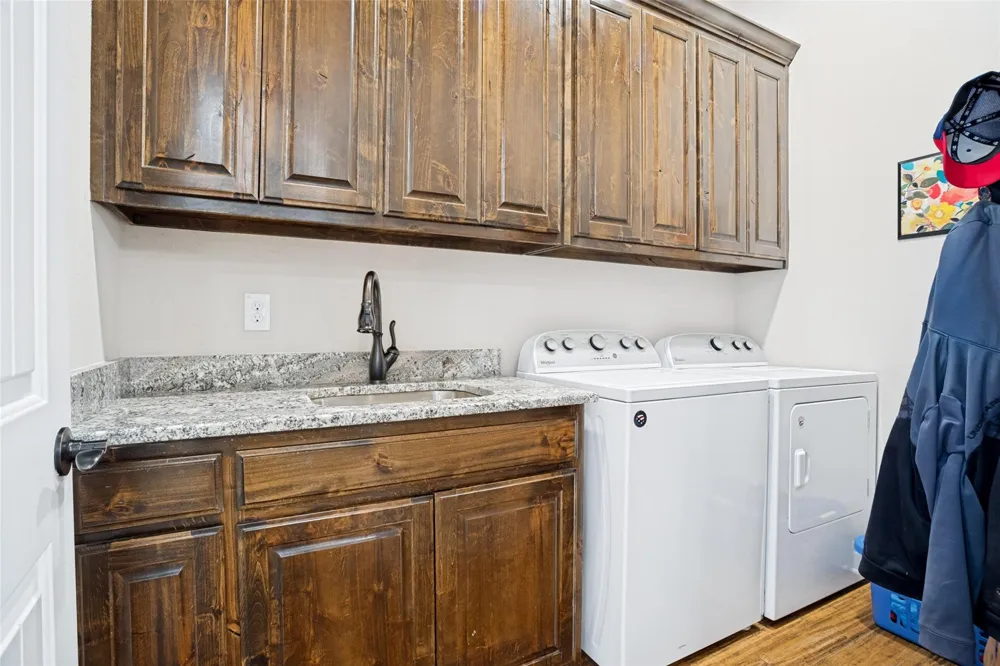 2213 Windjammer Way Rowlett, TX 75088