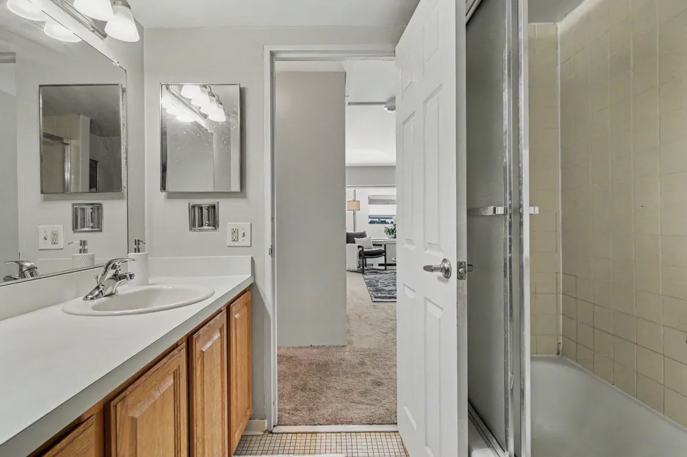 555 E William Street #2i Ann Arbor, MI 48104