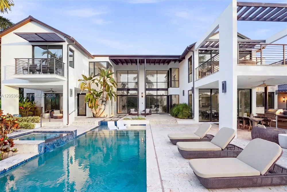 3714 Pine Lake Dr Weston, FL 33332