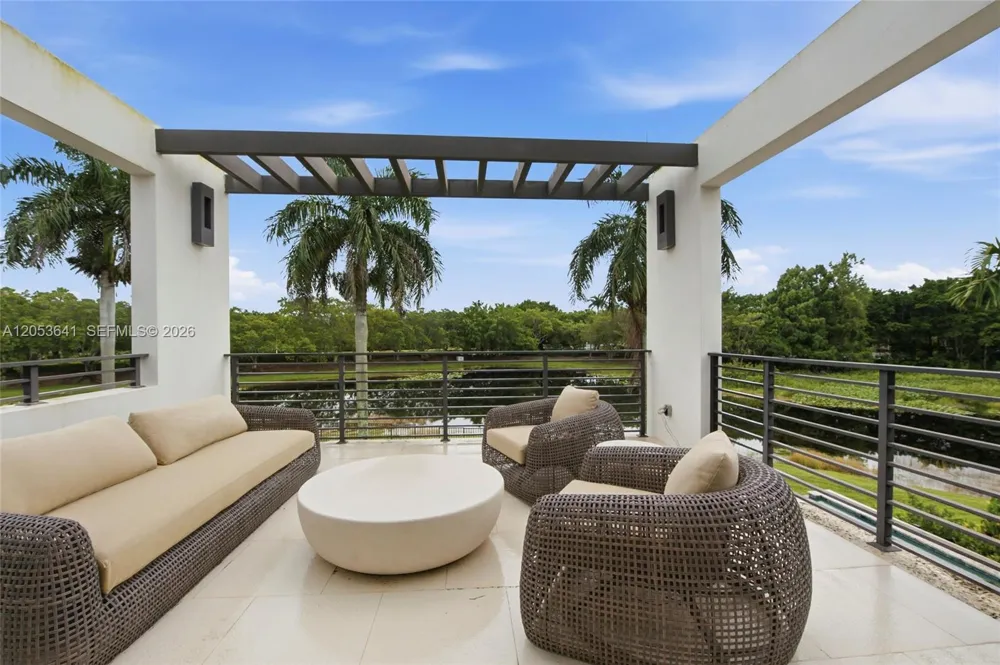 3714 Pine Lake Dr Weston, FL 33332