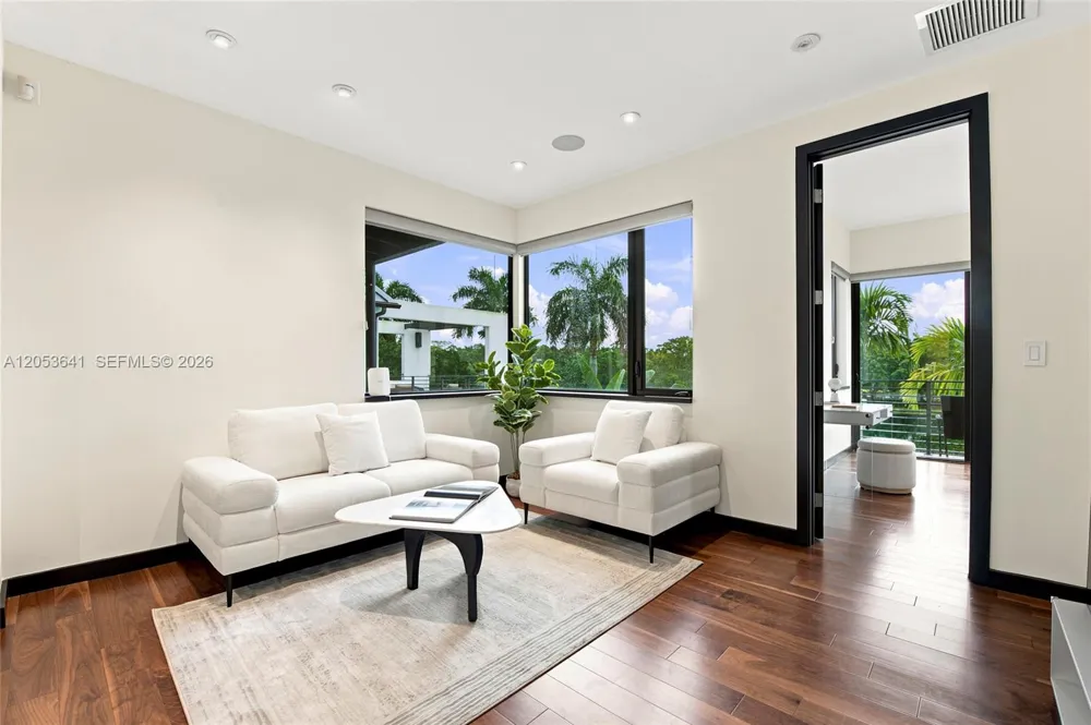 3714 Pine Lake Dr Weston, FL 33332