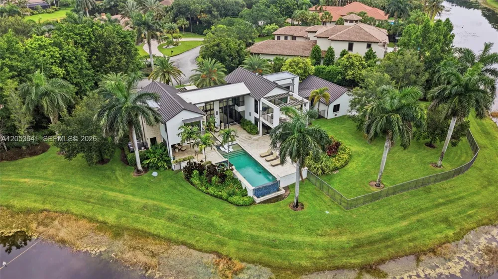 3714 Pine Lake Dr Weston, FL 33332