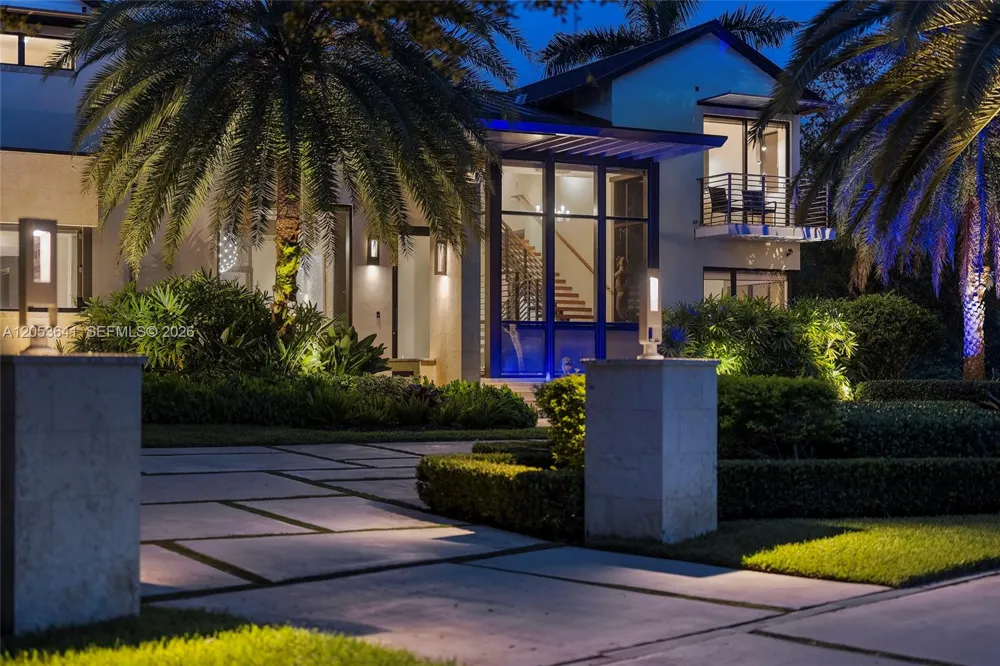 3714 Pine Lake Dr Weston, FL 33332