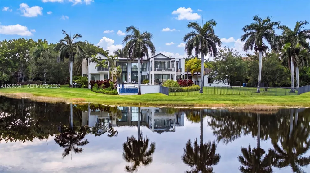 3714 Pine Lake Dr Weston, FL 33332