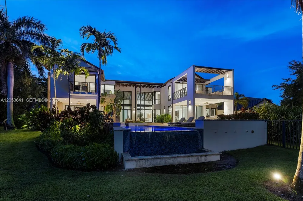 3714 Pine Lake Dr Weston, FL 33332
